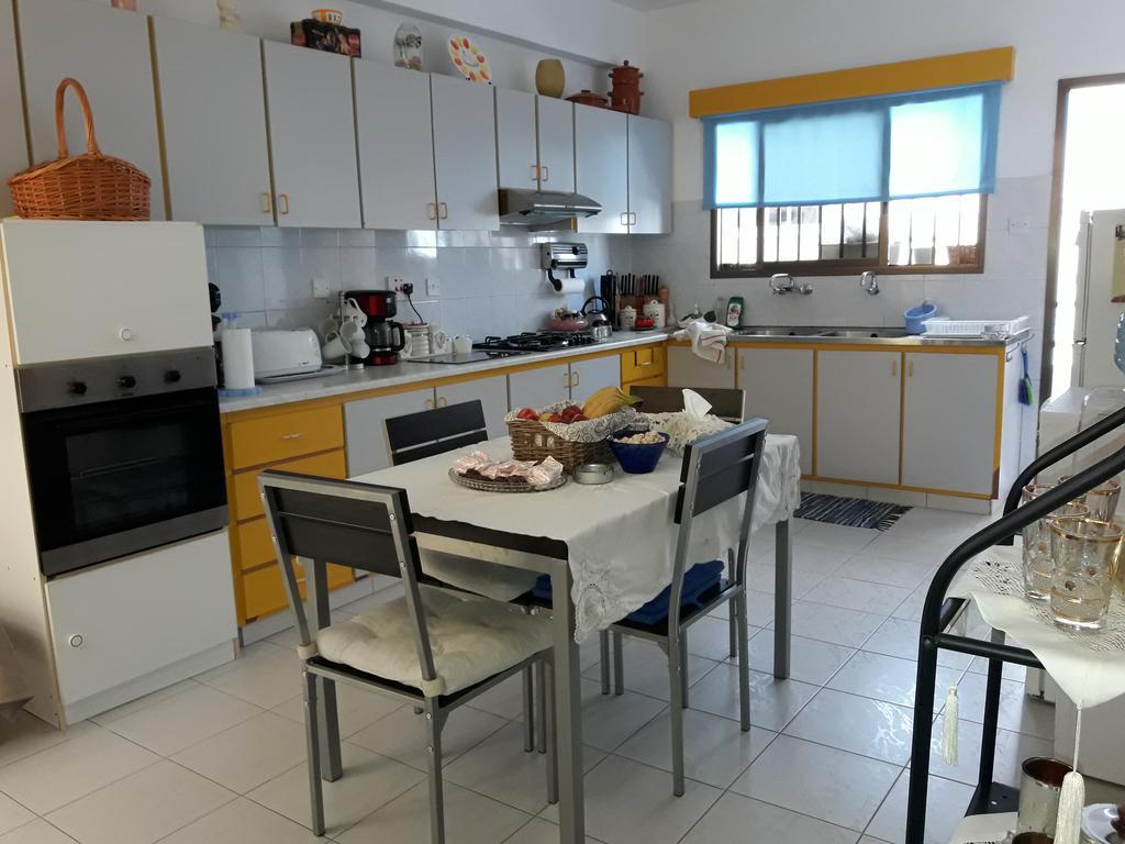 Shared Top 1St Floor Villa Lemesos Exteriér fotografie